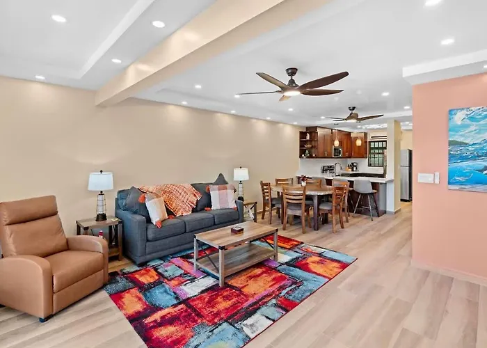 Stylish 2-bedroom With Ocean-view Deck, Lush Pool Area & 2-minute Walk To Flamingo Playa Flamingo