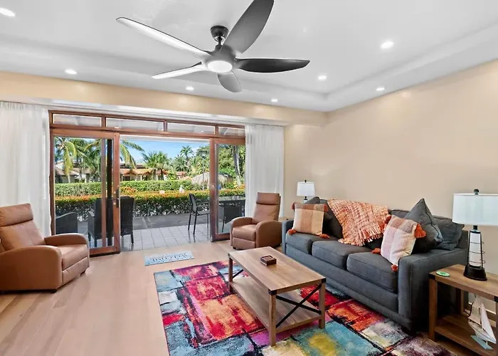 Stylish 2-bedroom With Ocean-view Deck, Lush Pool Area & 2-minute Walk To Flamingo *