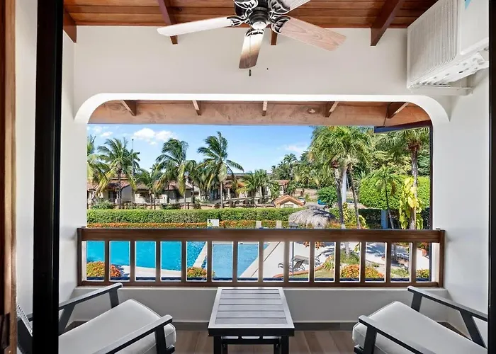 Stylish 2-bedroom With Ocean-view Deck, Lush Pool Area & 2-minute Walk To Flamingo Hébergement de vacances Playa Flamingo