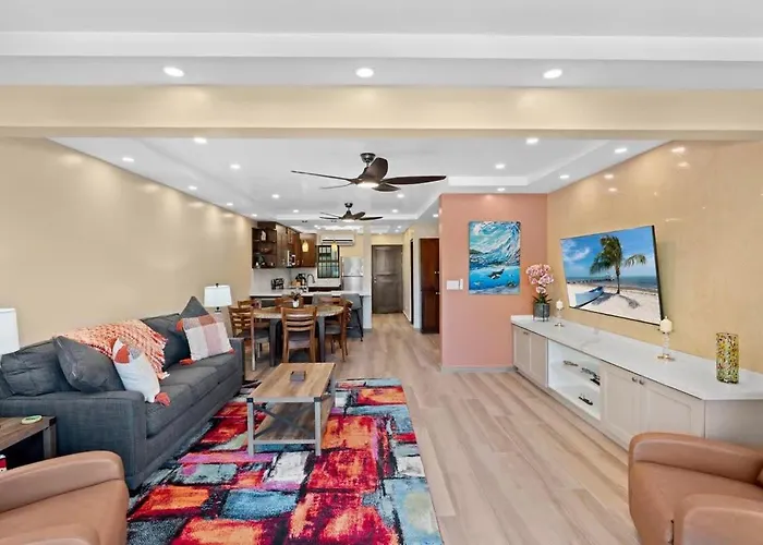 Stylish 2-bedroom With Ocean-view Deck, Lush Pool Area & 2-minute Walk To Flamingo Playa Flamingo