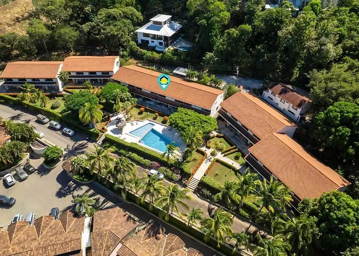 Hébergement de vacances Stylish 2-bedroom With Ocean-view Deck, Lush Pool Area & 2-minute Walk To Flamingo Playa Flamingo